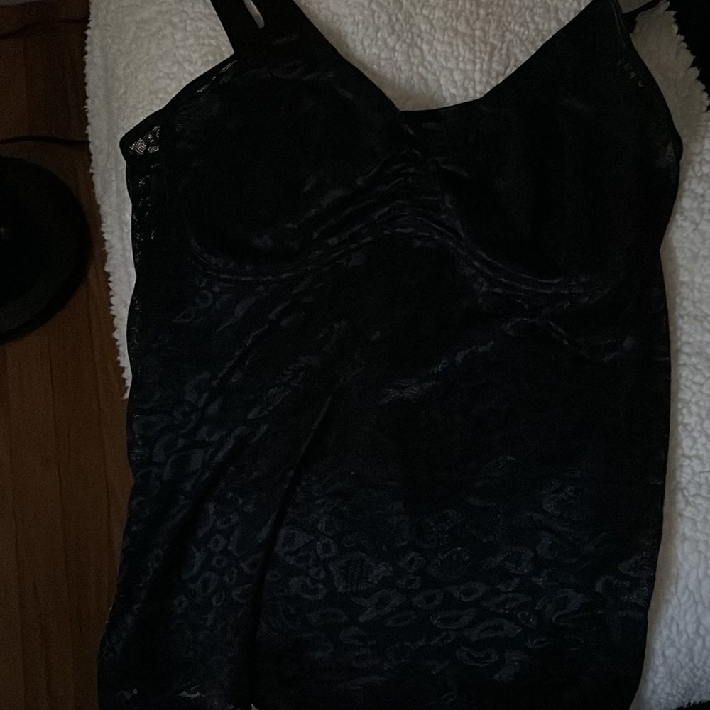 Ruby Ribbon 🎀 - Picture 2 of 4